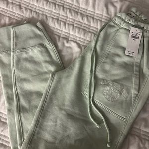 ABERCROMBIE AND FITCH